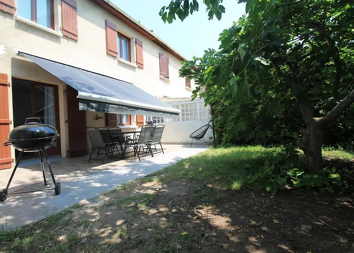 Parking Prive Gratuit - 15Mn Paris - Gare A Pied En 5Mn - Tout Equipee - Terrasse - Jardin - Stade De France - Casino D\'Enghien - Hippodrome, Universite