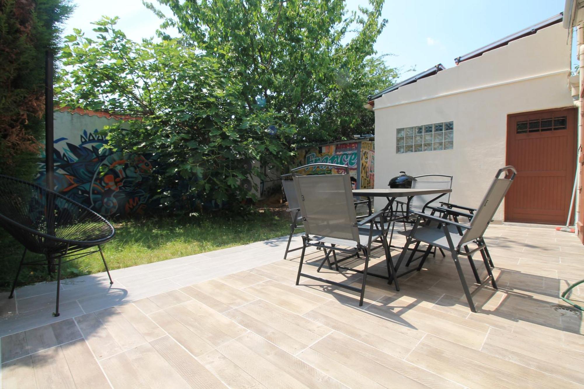 Paris Nord: Tranquil Retreat With Private Parking And Garden Holiday home *