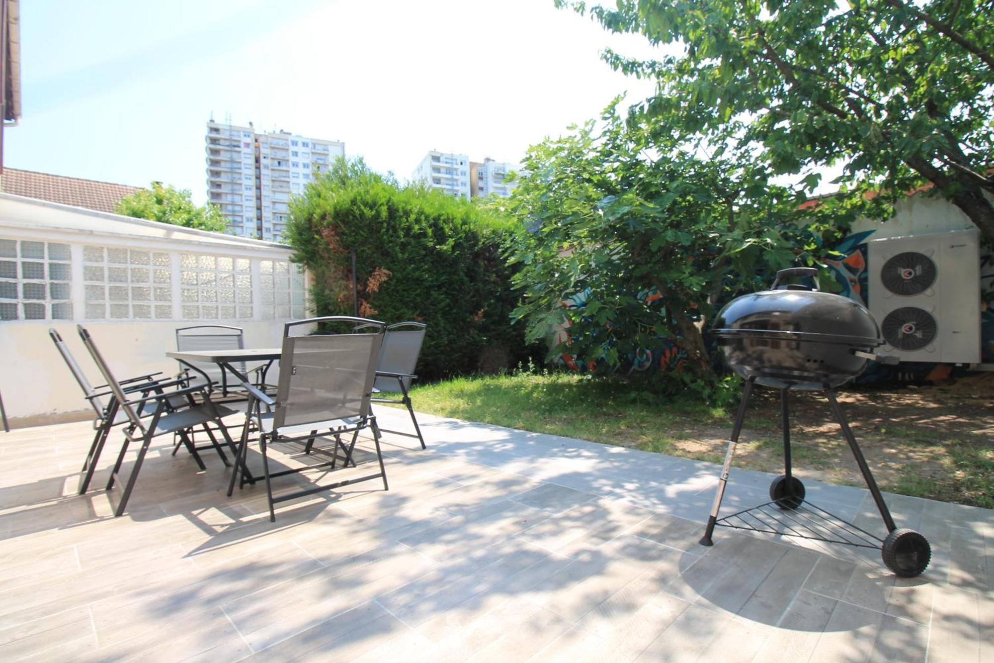 Paris Nord: Tranquil Retreat With Private Parking And Garden * Epinay-sur-Seine